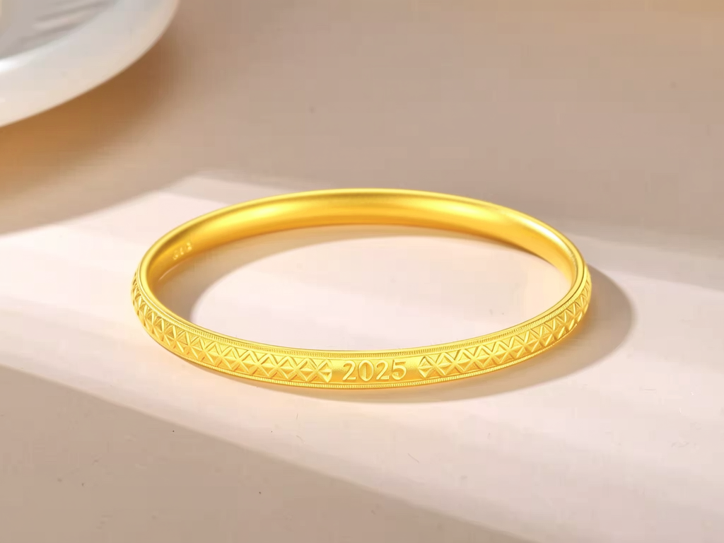2025黄金手镯图片 2025黄金手镯图片